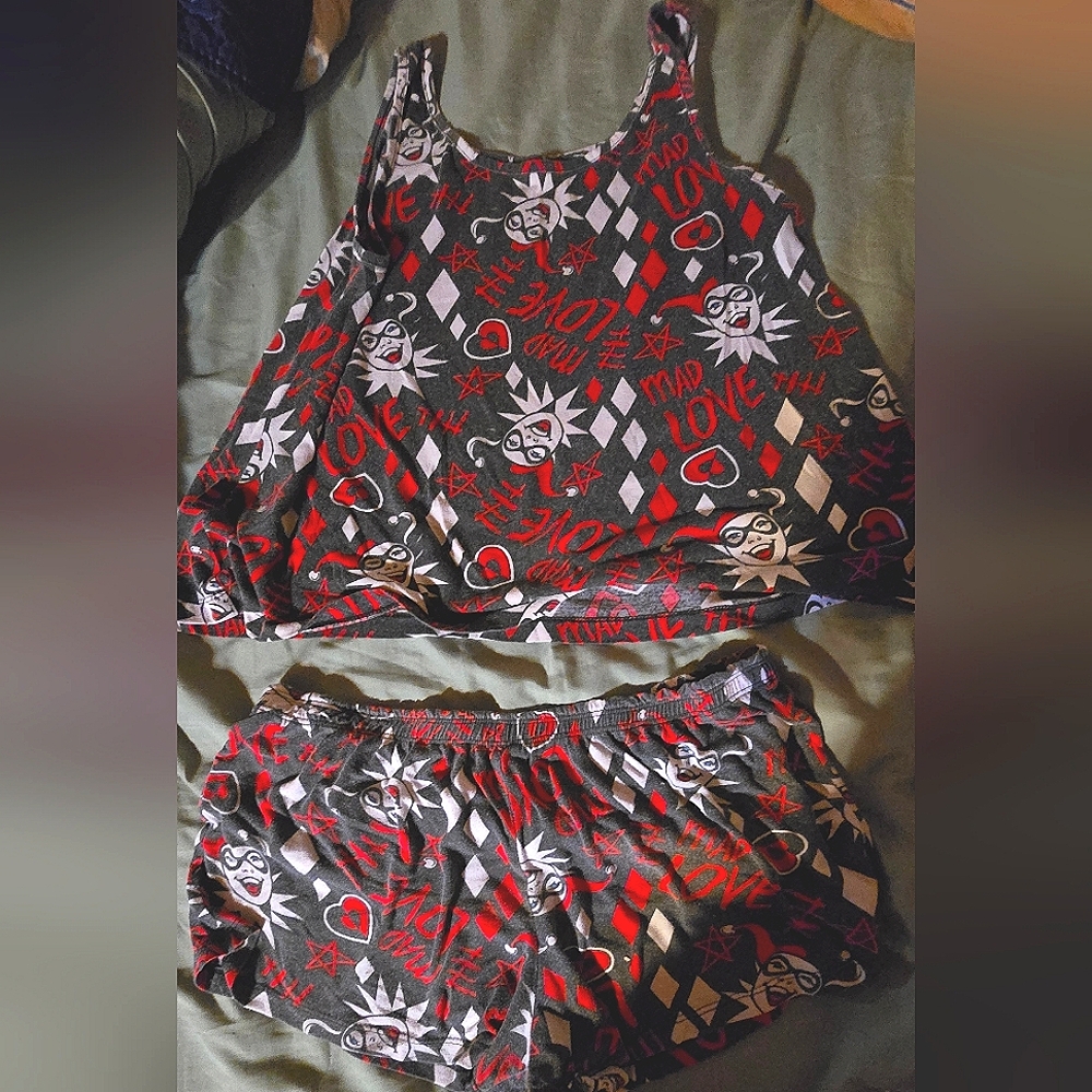 Harley Quinn sleepwear set in size Medium